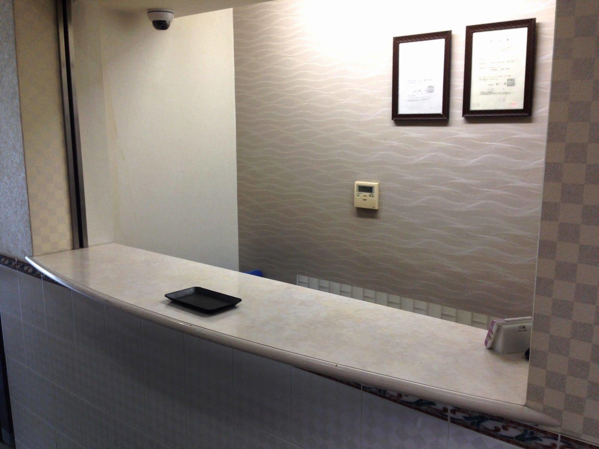 Uehonmachi Plaza Hotel (Adults Only) Osaka Buitenkant foto