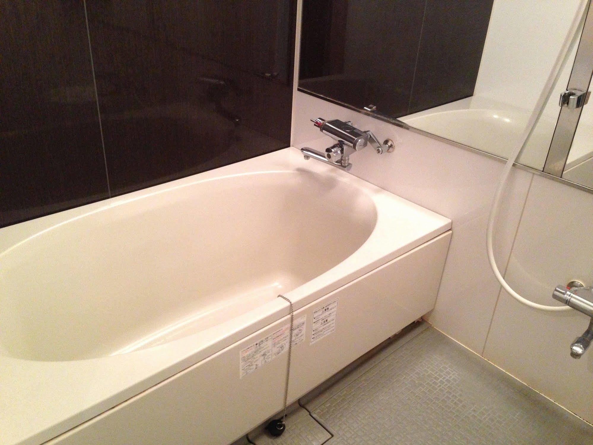Uehonmachi Plaza Hotel (Adults Only) Osaka Buitenkant foto