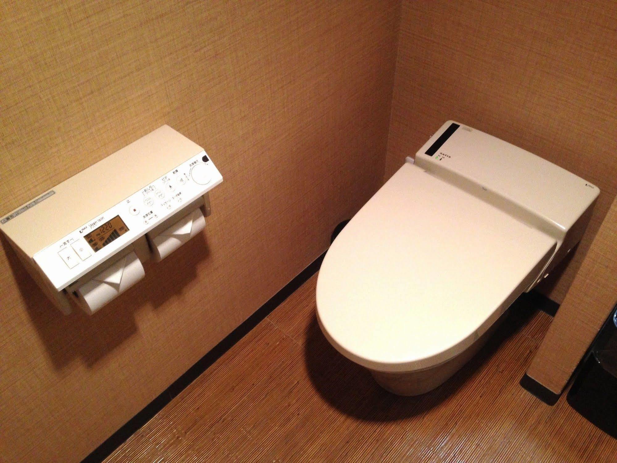 Uehonmachi Plaza Hotel (Adults Only) Osaka Buitenkant foto