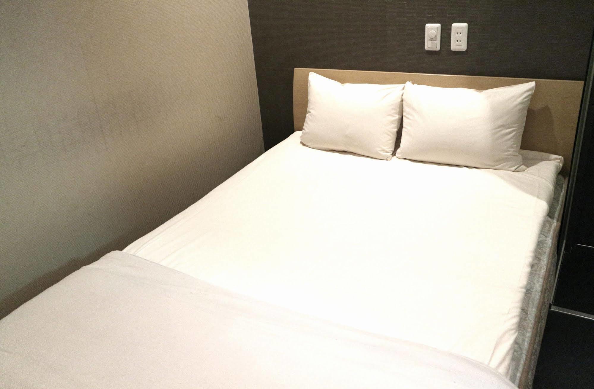 Uehonmachi Plaza Hotel (Adults Only) Osaka Buitenkant foto