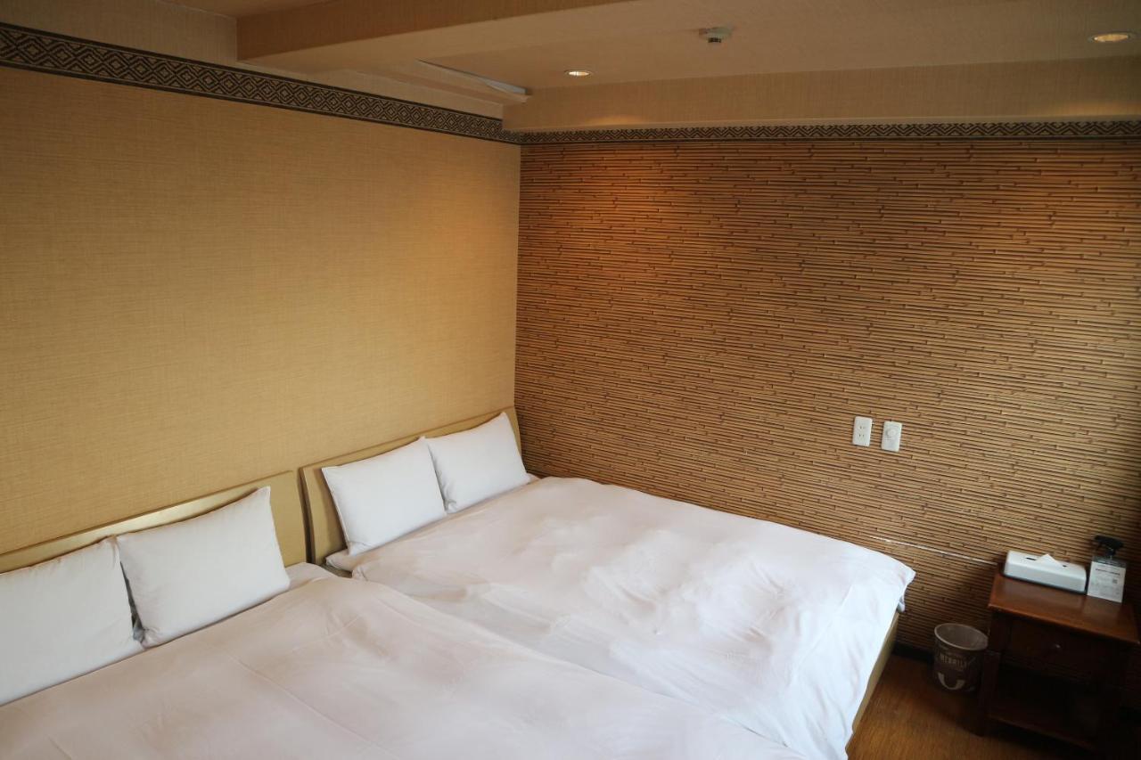 Uehonmachi Plaza Hotel (Adults Only) Osaka Buitenkant foto