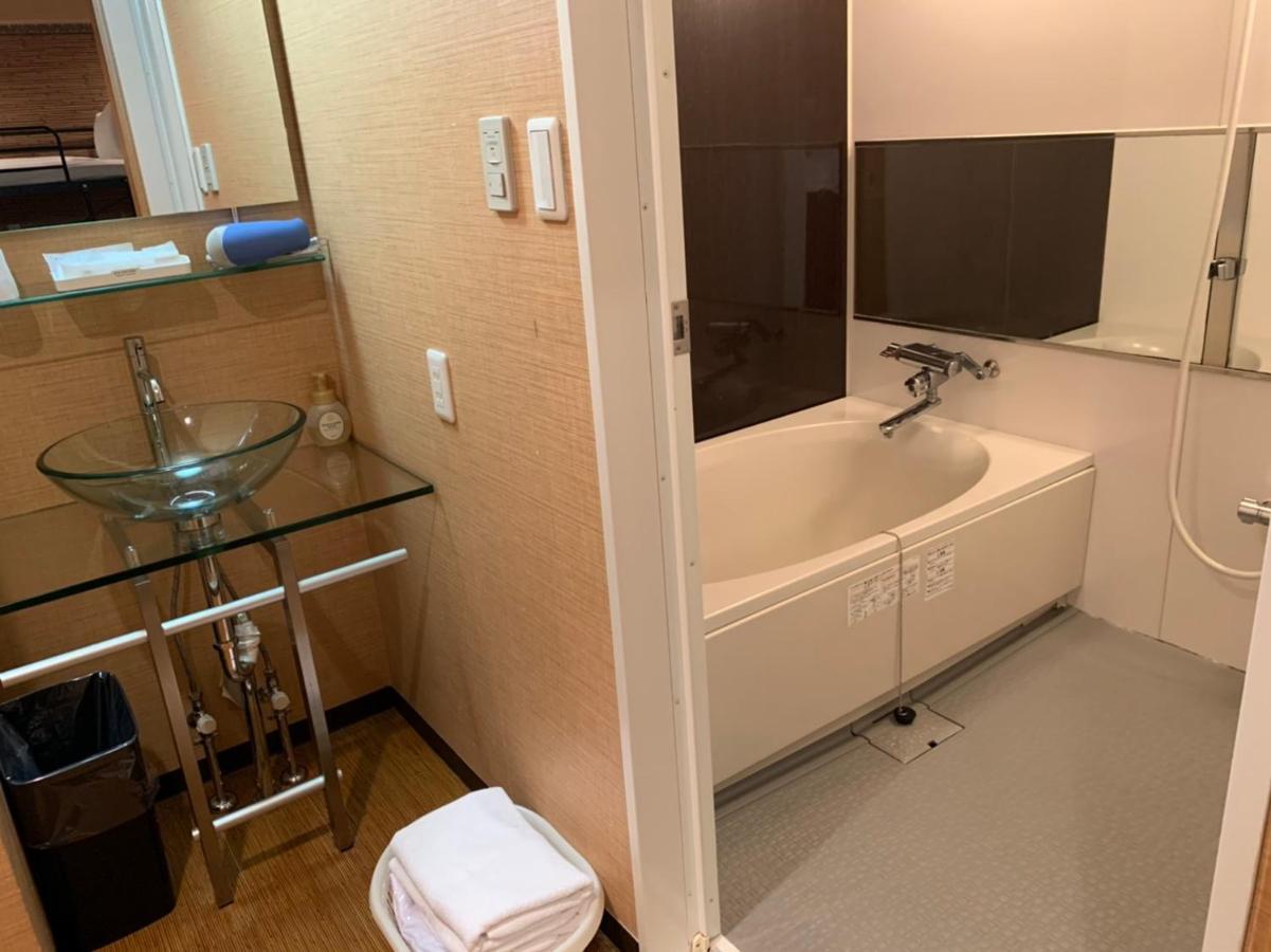 Uehonmachi Plaza Hotel (Adults Only) Osaka Buitenkant foto